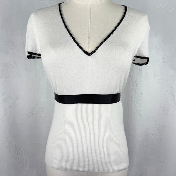 White House Black Market Tops - French Girl Balletcore Indie Sleaze Ribbed V Neck Goth Top Coquette Size Small